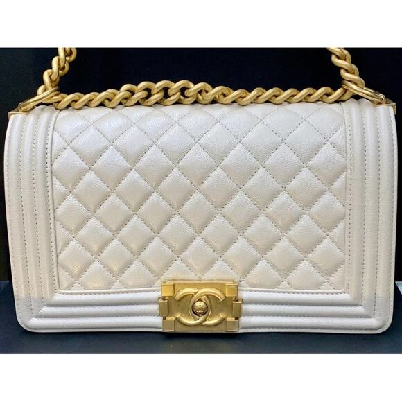 CHANEL Purse Medium Boy Chanel Chain Shoulder Bag Pearl White Quilted + Receipt - Picture 3 of 12